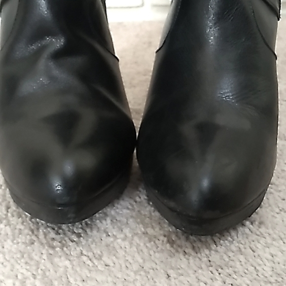 I.N.C. International Concepts Leather Knee Buckle Detail Heeled Boots. Size 9 - Picture 8 of 15